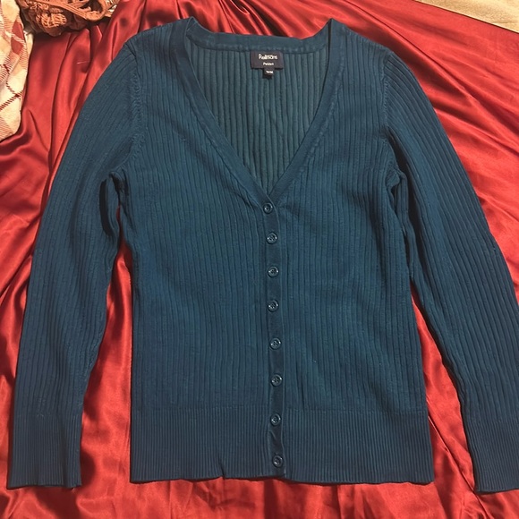 hasn’t been worn - Picture 1 of 3